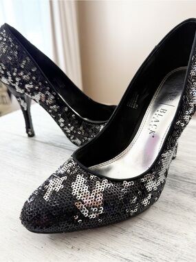 White House Black Market Black Sequin Pointed-Toe Heels size 7M